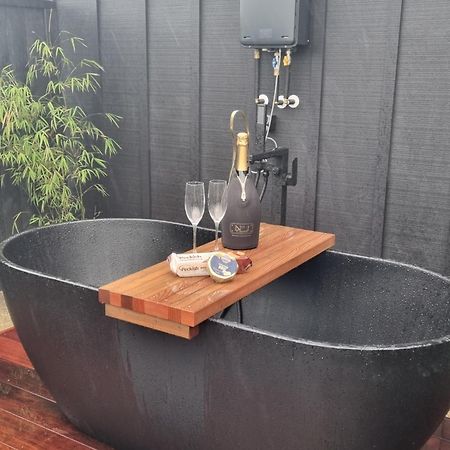 Bach22 Rustic Romantic Getaway Te Puna Luaran gambar